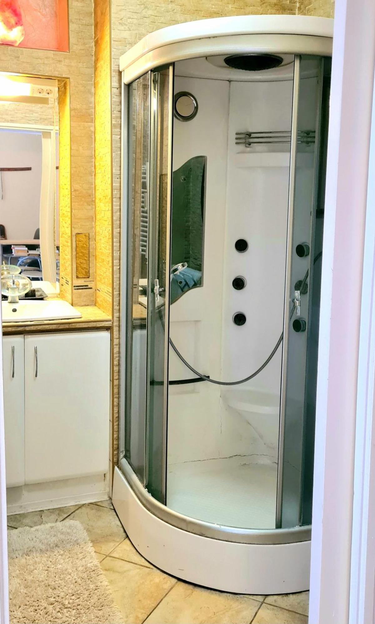 Buda Life Apartment Budapest Eksteriør billede